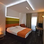 ヘッコ ホテル 3*